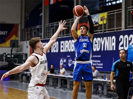 יעקב. שוב בלט (FIBA) (צילום: ספורט 5)