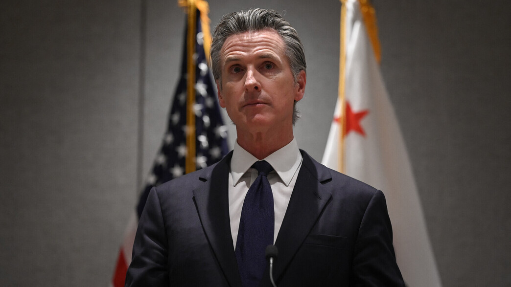 מושל קליפורניה גאווין ניוסום (צילום: WANG ZHAO | AFP via Getty Images)