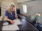 שרה נתניהו במטוס "כנף ציון" בטיסה לוושינגטון (צילום: עמוד האינסטגרם של שרה נתניהו)