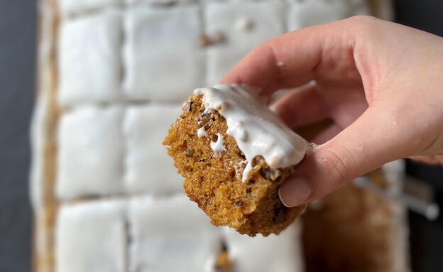 עוגת גזר וקרם גבינה של עדיקוש עוגת גזר וקרם גבינה של עדיקוש