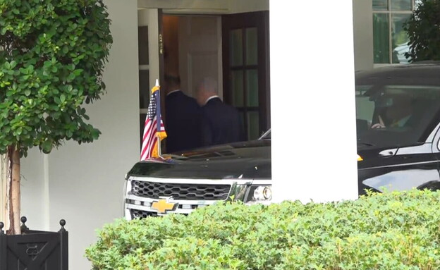 ראש הממשלה בנימין נתניהו נכנס לבית לבן (צילום: N12)
