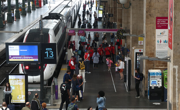 הרכבת בפריז (צילום: reuters)