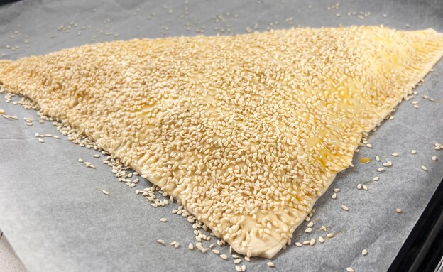 בורקס גבינה משפחתי - לפני האפייה