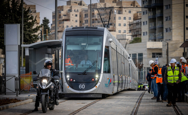 קריית היובל, הרכבת הקלה, ירושלים (צילום: יונתן זינדל, פלאש 90)