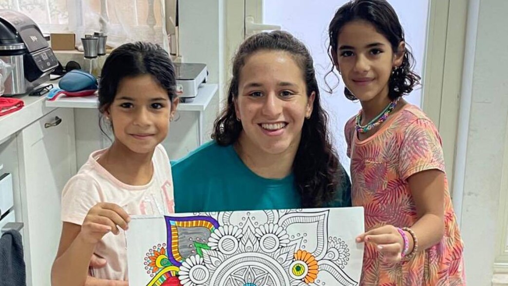 ענבר לניר והבנות