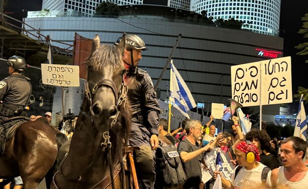 עימותים בין מפגינים למשטרה בצומת קפלן (צילום: נעמה זאבי רבלין)