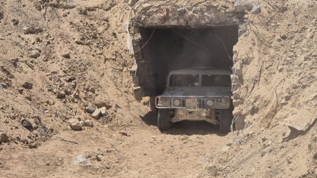 ג'יפ צה"לי בתוך מנהרה שאותרה על פילדלפי ג'יפ צה"לי בתוך מנהרה שאותרה על פילדלפי