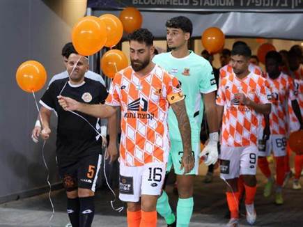 כולנו מתפללים לשובם של החטופים (צילום: בני יהודה)