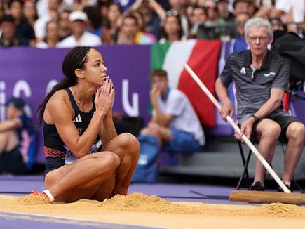 ג`ונסון תומפסון. איבדה את הפסגה בקרב 7 (GETTY) (צילום: ספורט 5)