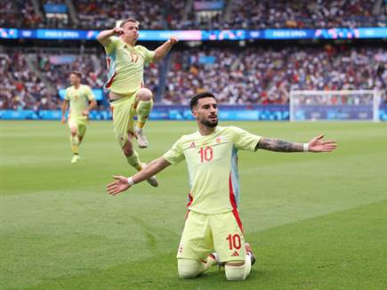 ובאנה הפך את זה ל-1:3 בכדור חופשי נהדר (Getty)