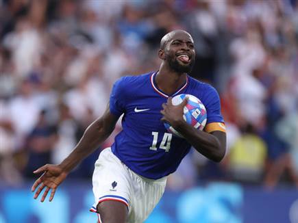 ופנדל מוצלח את מאטטה קבע 3:3 והארכה (Getty)