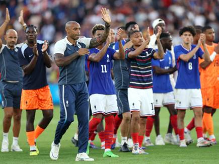 תיירי הנרי ושחקניו יסתפקו במדליית הכסף (Getty)