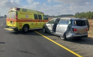 תאונת דרכים בכביש 6 (צילום: דוברות מד"א)