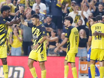 במחצית השנייה, גם דבוש הצטרף (צילום: אלן שיבר)