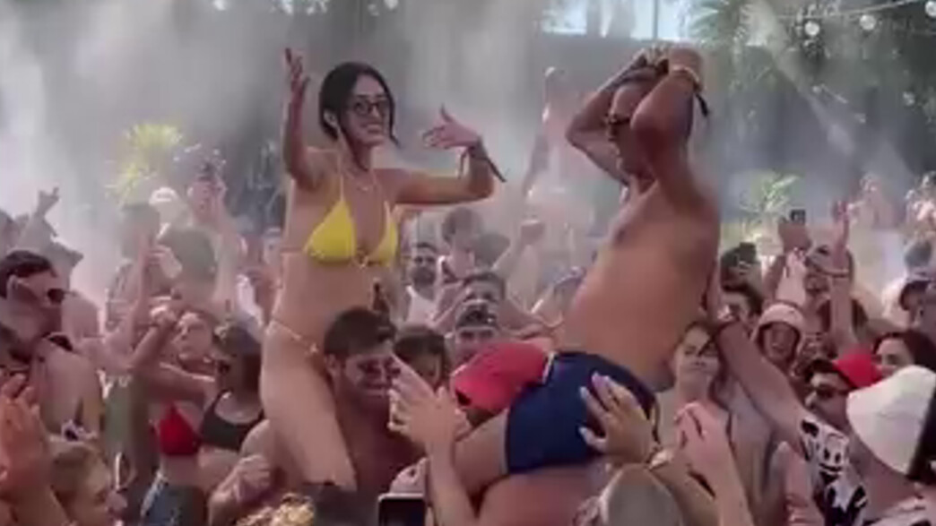 נועה ארגמני חוגגת את השחרור מהשבי נועה ארגמני חוגגת את השחרור מהשבי