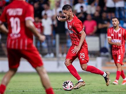 האדום אפשר לסכנין לשלוט בקלות (צילום: מאור אלקסלסי)