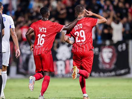 סלמן הכפיל עם שער ראשון בקבוצה (צילום: מאור אלקסלסי)