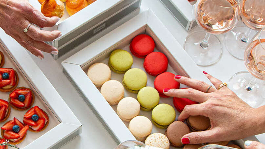 מגשי אירוח כשרים דליקטסן