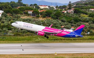 מטוס WIZZ Air (צילום:  Markus Mainka, shutterstock)
