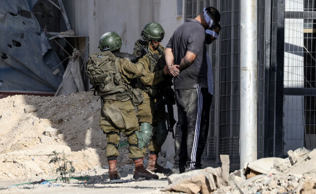 מעצר חשודים בפעילות טרור במחנה  (צילום: JAAFAR ASHTIYEH/AFP via Getty Images)