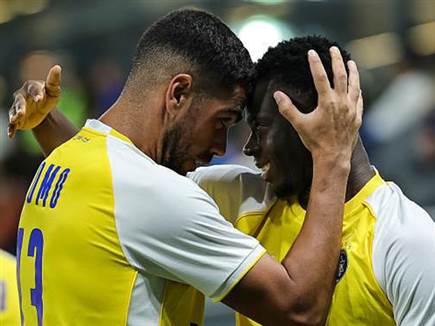 הנרי אדו חגג מהפתיחה (getty)