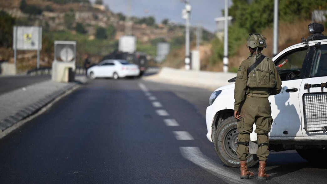 צמוד לזירת הפיגוע בכביש 35 (צילום: יואב דודקביץ', TPS)