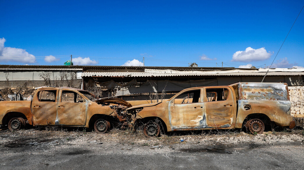 רכבים שנפגעו מירי של חיזבאללה במושב דובב