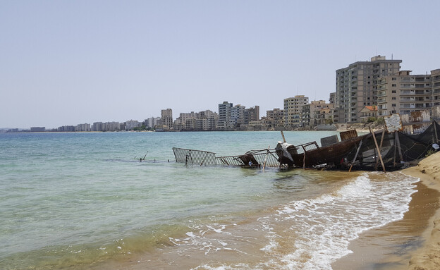 מלונות נטושים ורושה פמגוסטה קפריסין (צילום: Athanasios Gioumpasis, getty images)