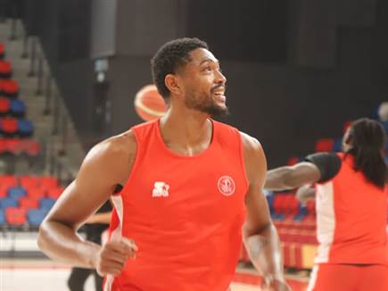 קאבוקלו בדרייב אין, במהלך אימון הבכורה (הפועל תל אביב) (צילום: ספורט 5)