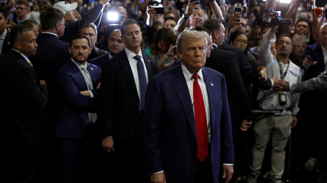 נשיא ארה"ב לשעבר דונלד טראמפ לאחר העימות עם האריס