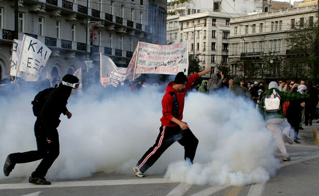 מחאות ביוון 2008 (צילום: Milos Bicanski , getty images)