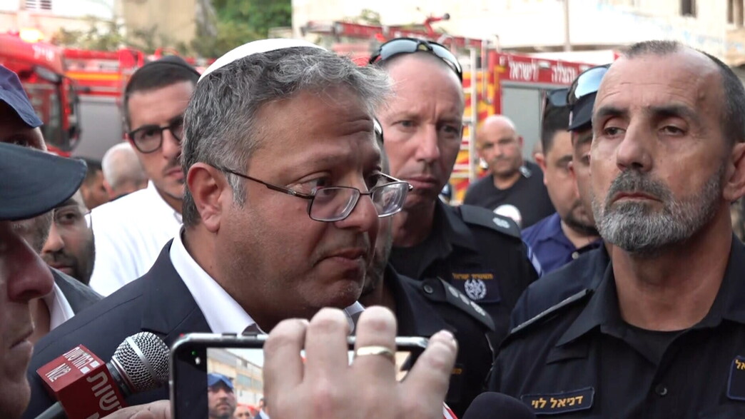 השר בן גביר בזירת הפיצוץ ברמלה