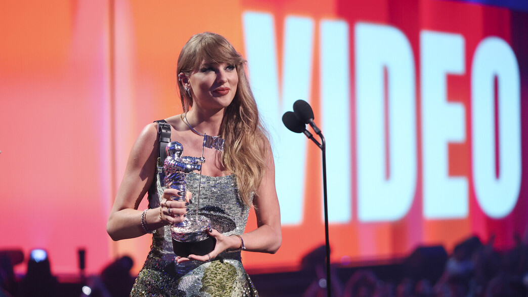טיילור סוויפט היא המנצחת הגדולה בטקס פרסי MTV