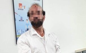 שוהה בלתי חוקי שהתחזה לאזרח ישראלי בלבוש חרדי ברמת (צילום: דוברות המשטרה)