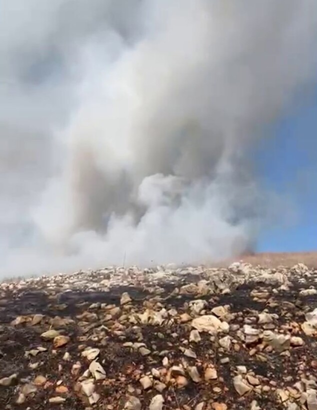 שרפה באזור עמיעד כתוצאה מהמטח האחרון (צילום: רז ביטון, כב"ה צפון)