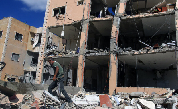 ההרס כתוצאה מאחת התקיפות (צילום: MAHMOUD ZAYYAT/AFP via Getty Images)