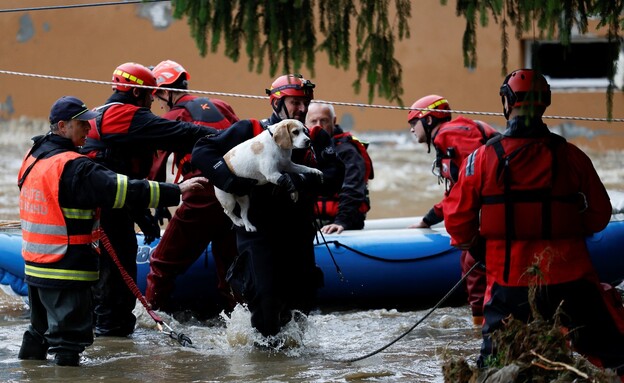 ְשיטפונות בצ'כיה (צילום: reuters)