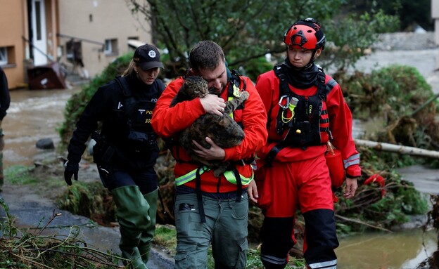 ְשיטפונות בצ'כיה (צילום: reuters)