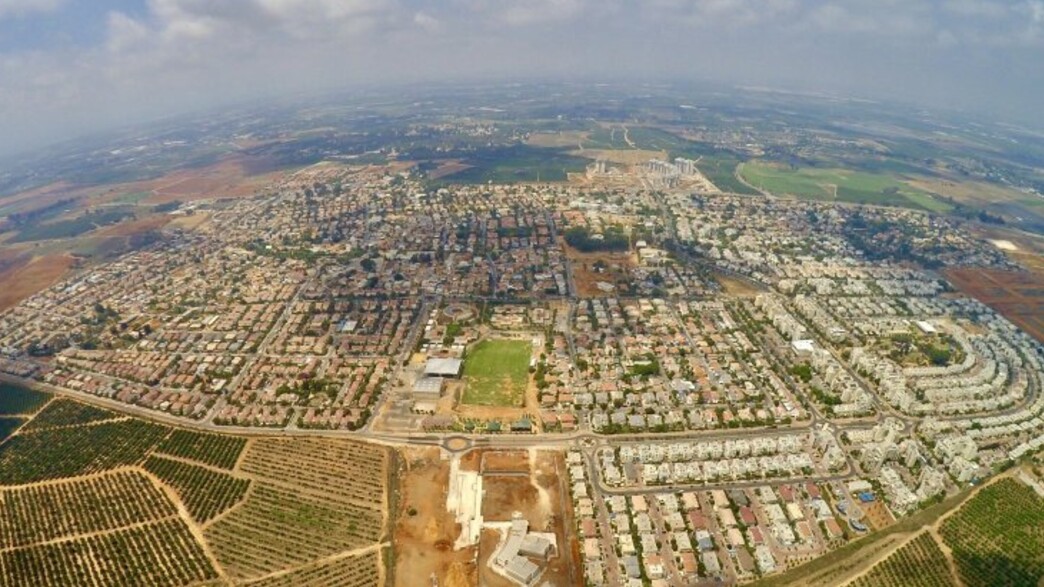 נדלן 16.9 נדלן 16.9