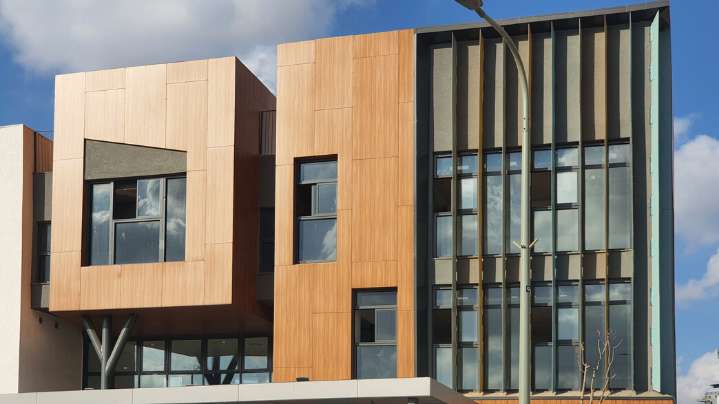 בתי ספר 2024 הוד השרון לאה גולדברג חזית לרחוב ליואי דבוריינסקי