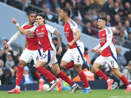 קלאפיורי חגג בבכורה שלו בהרכב ארסנל (GETTY)