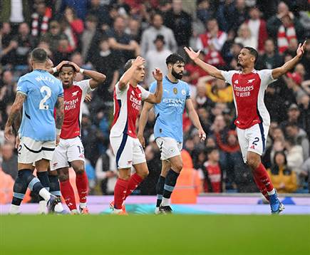 ואז הגיעה ההרחקה של טרוסאר ששינתה שוב את המשחק (GETTY)