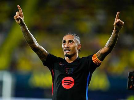 וראפיניה חתם את תוצאת המשחק עם צמד נוסף (GETTY)