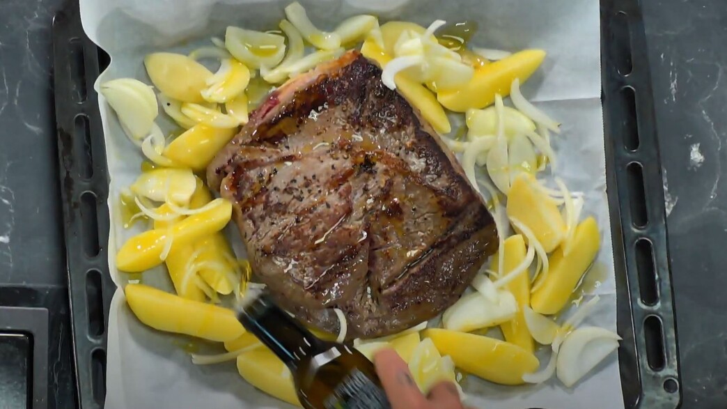 רוסטביף סינטה עם דבש ותפוחי אדמה רוסטביף סינטה עם דבש ותפוחי אדמה