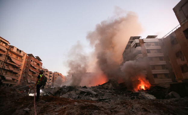 אש בבירת לבנון (צילום: IBRAHIM AMRO/AFP via Getty Images)