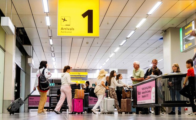 נמל התעופה קורפו יוון  (צילום: JEFFREY GROENEWEG, getty images)