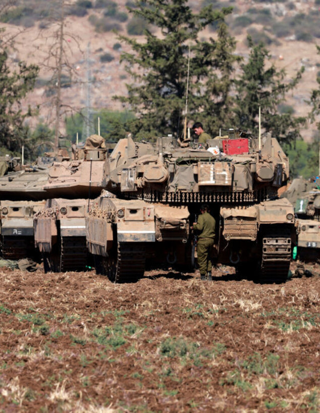 הכלים והכוחות בצפון (צילום: MENAHEM KAHANA/AFP via Getty Images)