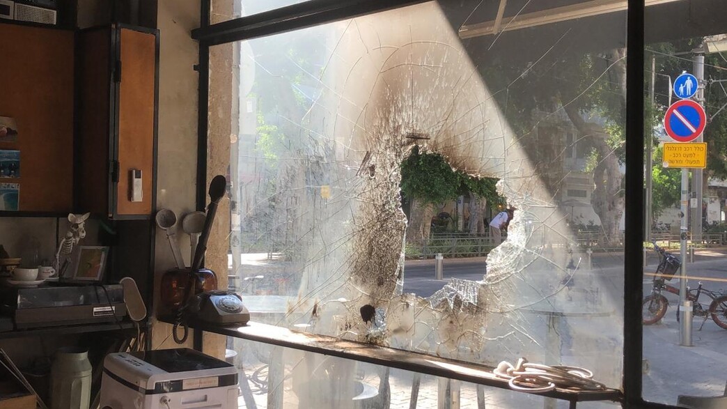 הנזק שנגרם לבית הקפה הרשל'ה ביפו הנזק שנגרם לבית הקפה הרשל'ה ביפו