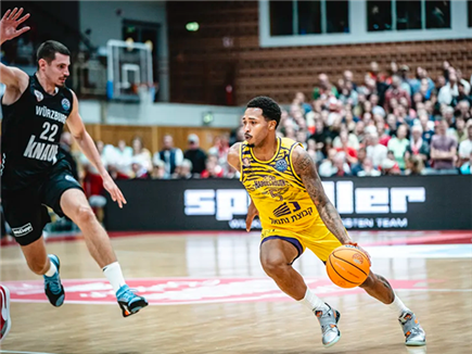 וגם הצליחה לחזור (FIBA)