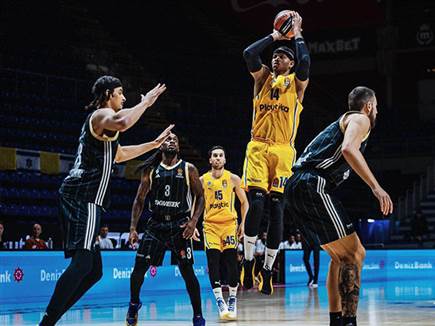 משחק נהדר גם שלו. חסיאל ריברו (ג`ורג`יה קוסטיץ`)